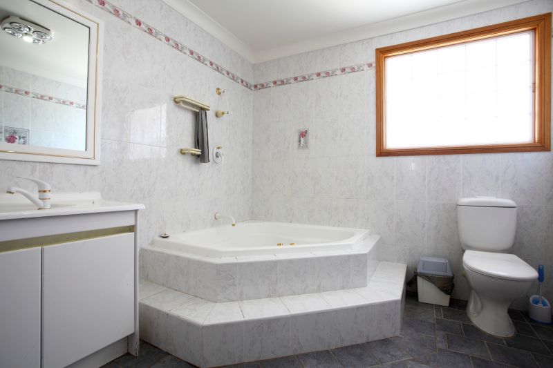 Top Bathtub Installation Companies in Crown Point, IN